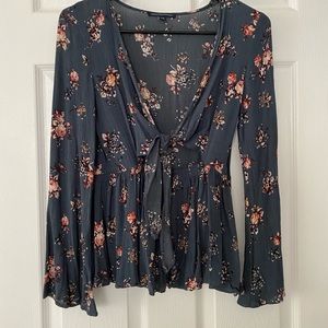American eagle tie front long sleeve blouse